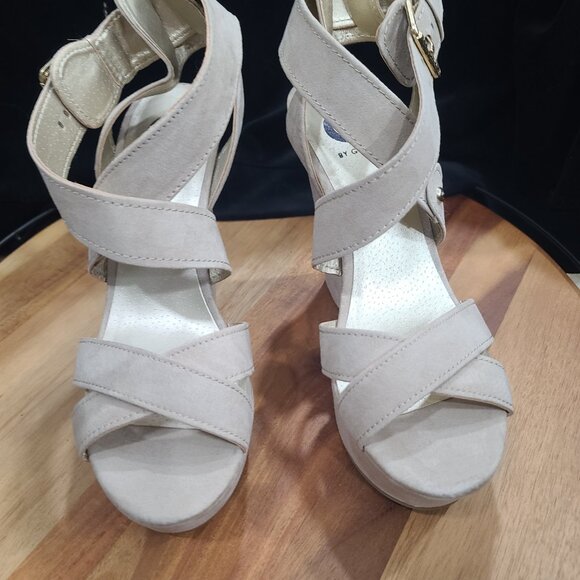 High heel wedge shoes in nutral beige color in suede - Picture 5 of 7